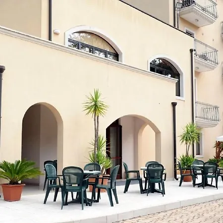 Rosa فندق مارتينا فرانكا